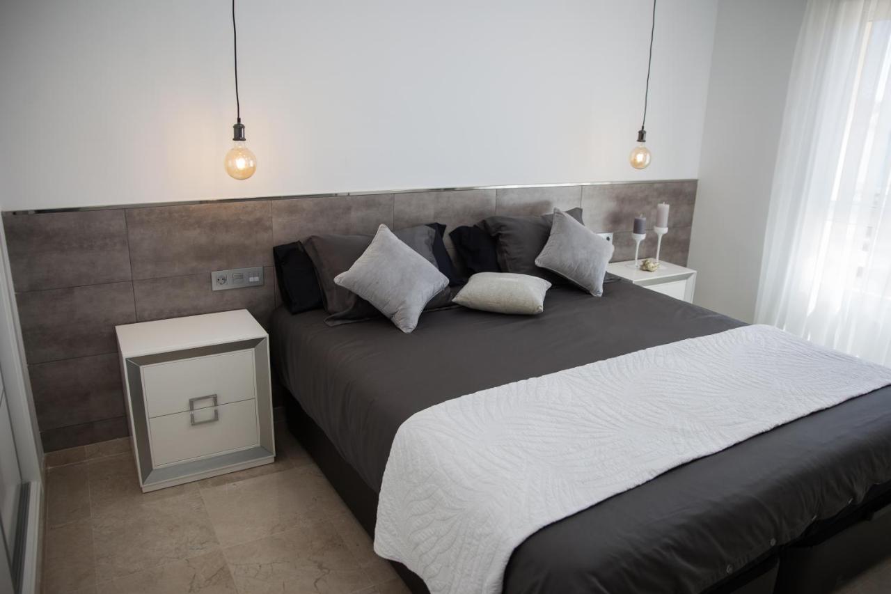 Spacious 200 Sq.M. Penthouse With Sea View Terraces 托雷莫利诺斯 外观 照片