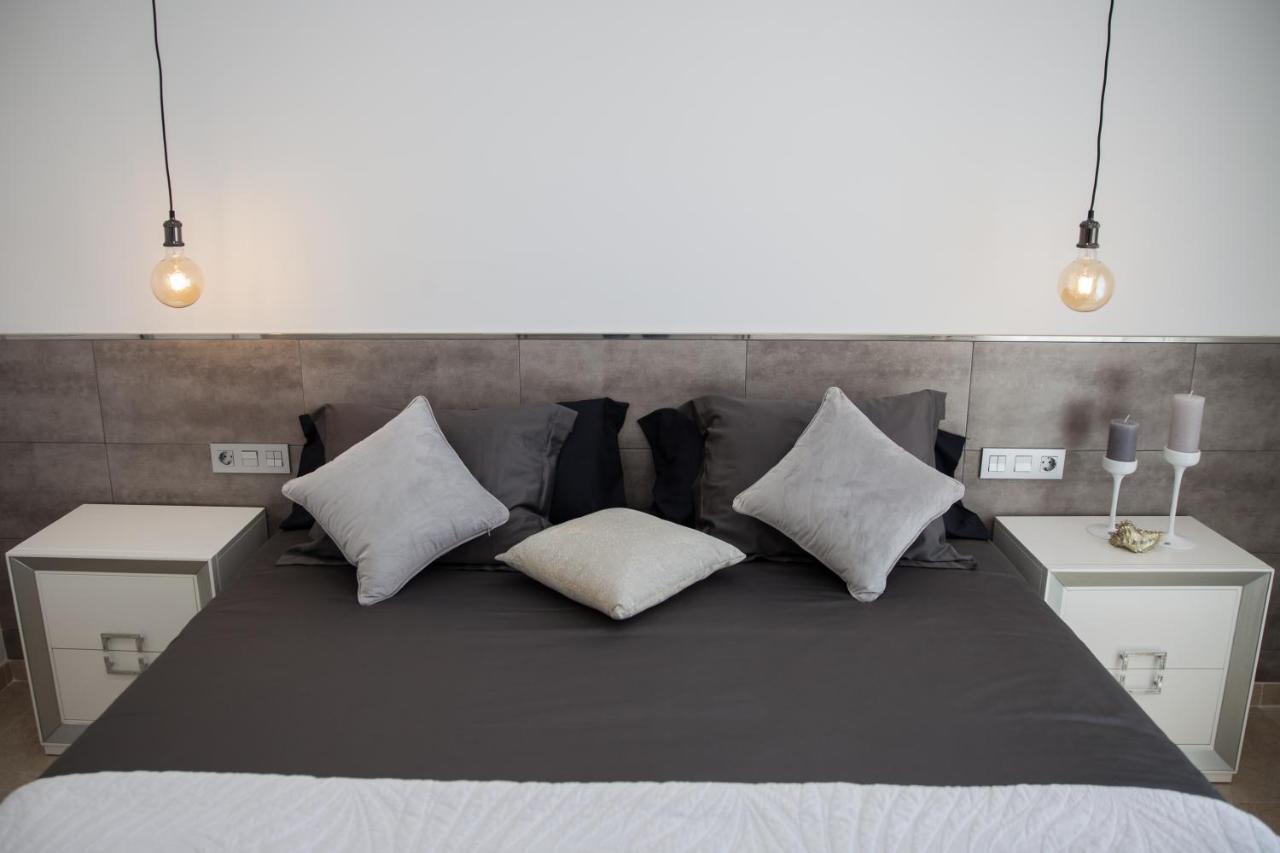 Spacious 200 Sq.M. Penthouse With Sea View Terraces 托雷莫利诺斯 外观 照片