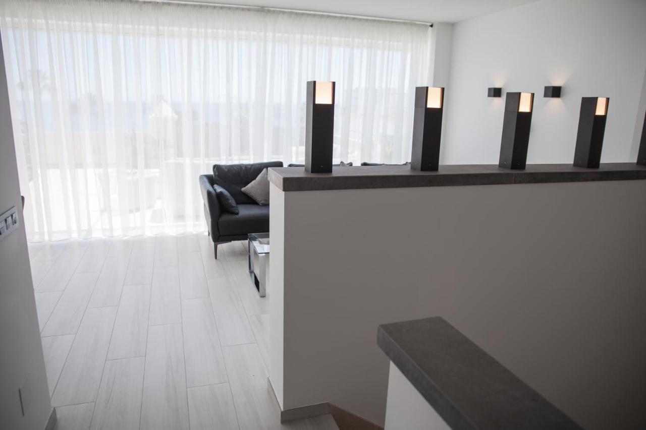 Spacious 200 Sq.M. Penthouse With Sea View Terraces 托雷莫利诺斯 外观 照片