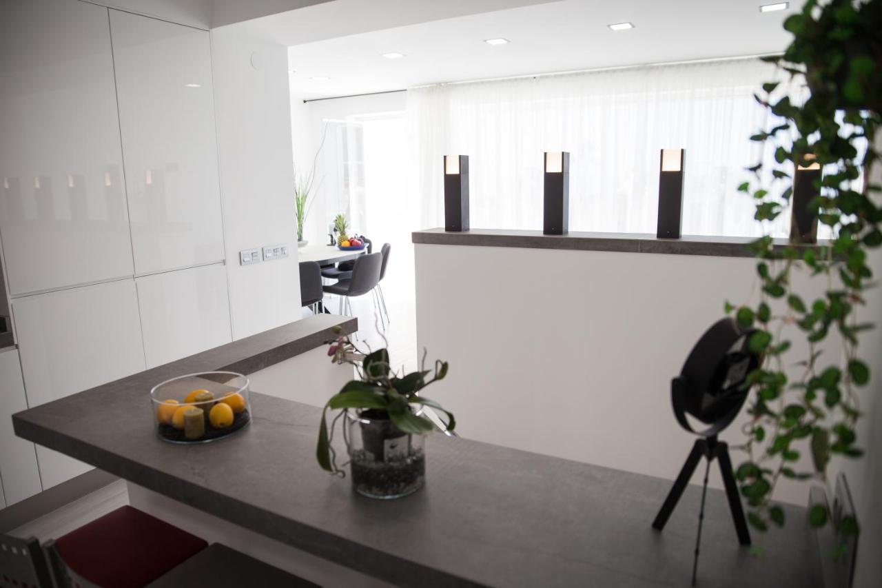 Spacious 200 Sq.M. Penthouse With Sea View Terraces 托雷莫利诺斯 外观 照片