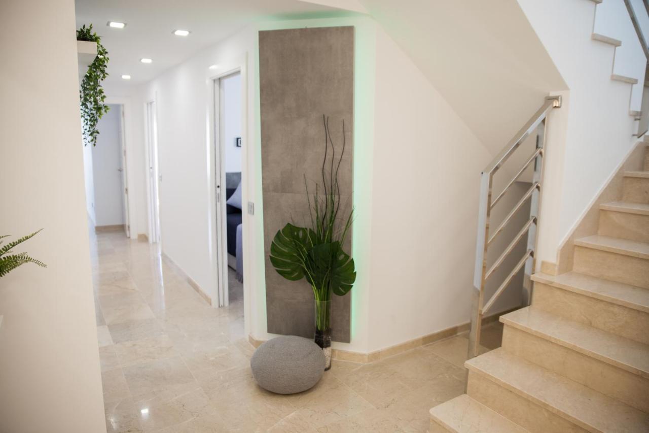 Spacious 200 Sq.M. Penthouse With Sea View Terraces 托雷莫利诺斯 外观 照片