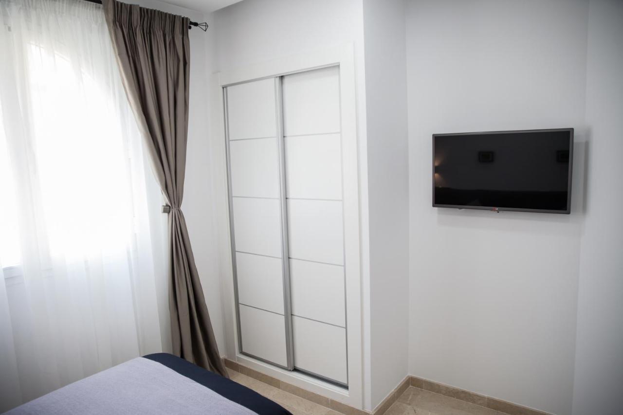 Spacious 200 Sq.M. Penthouse With Sea View Terraces 托雷莫利诺斯 外观 照片