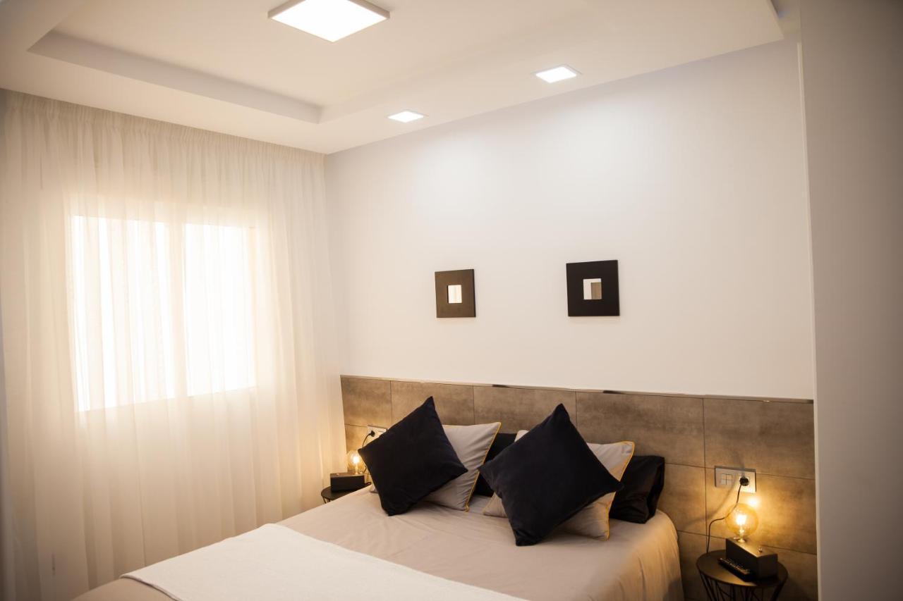 Spacious 200 Sq.M. Penthouse With Sea View Terraces 托雷莫利诺斯 外观 照片